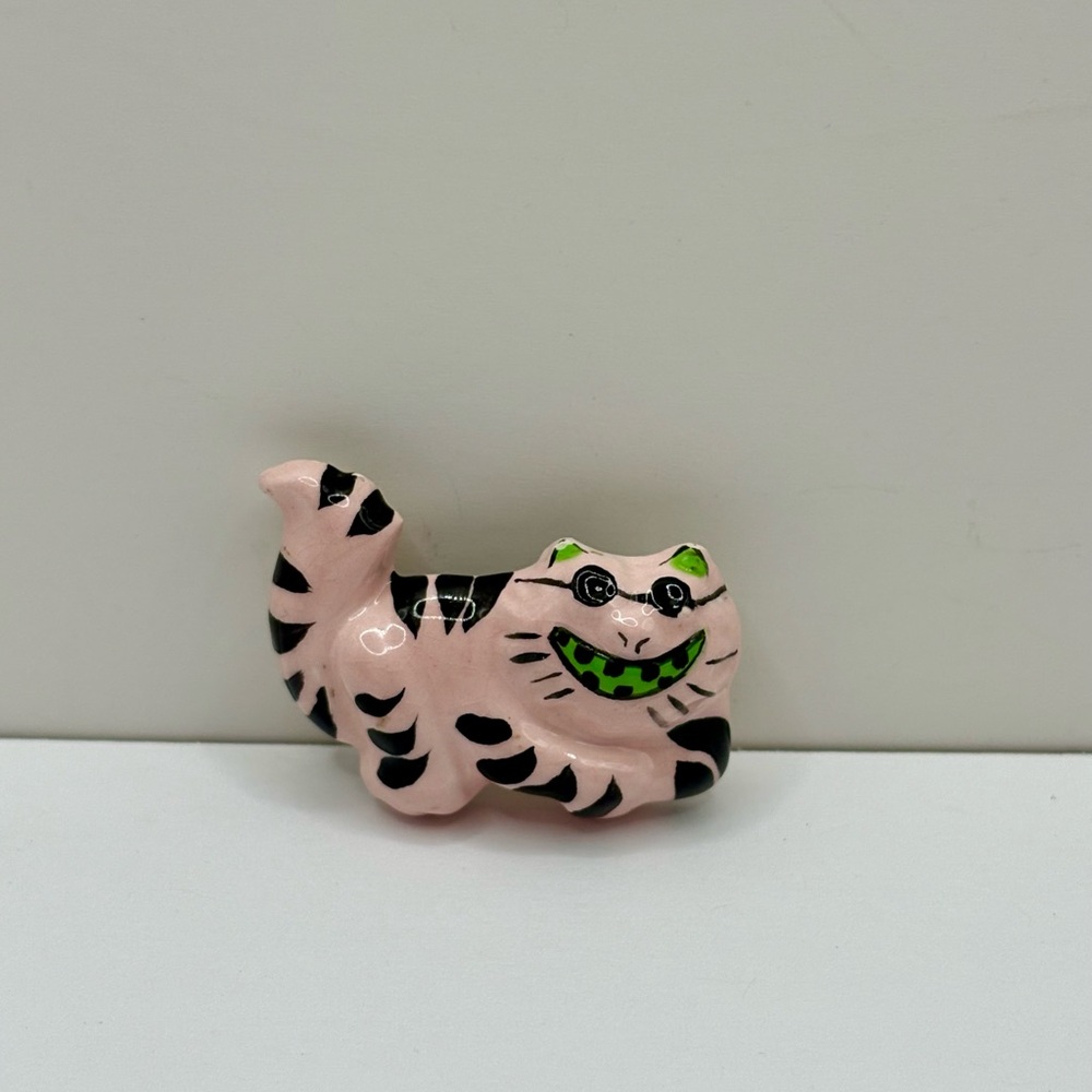 Vintage Ceramic Pink & Black Cat Brooch Cool Cat Y2K 90’s Whimsical Cheshire Cat